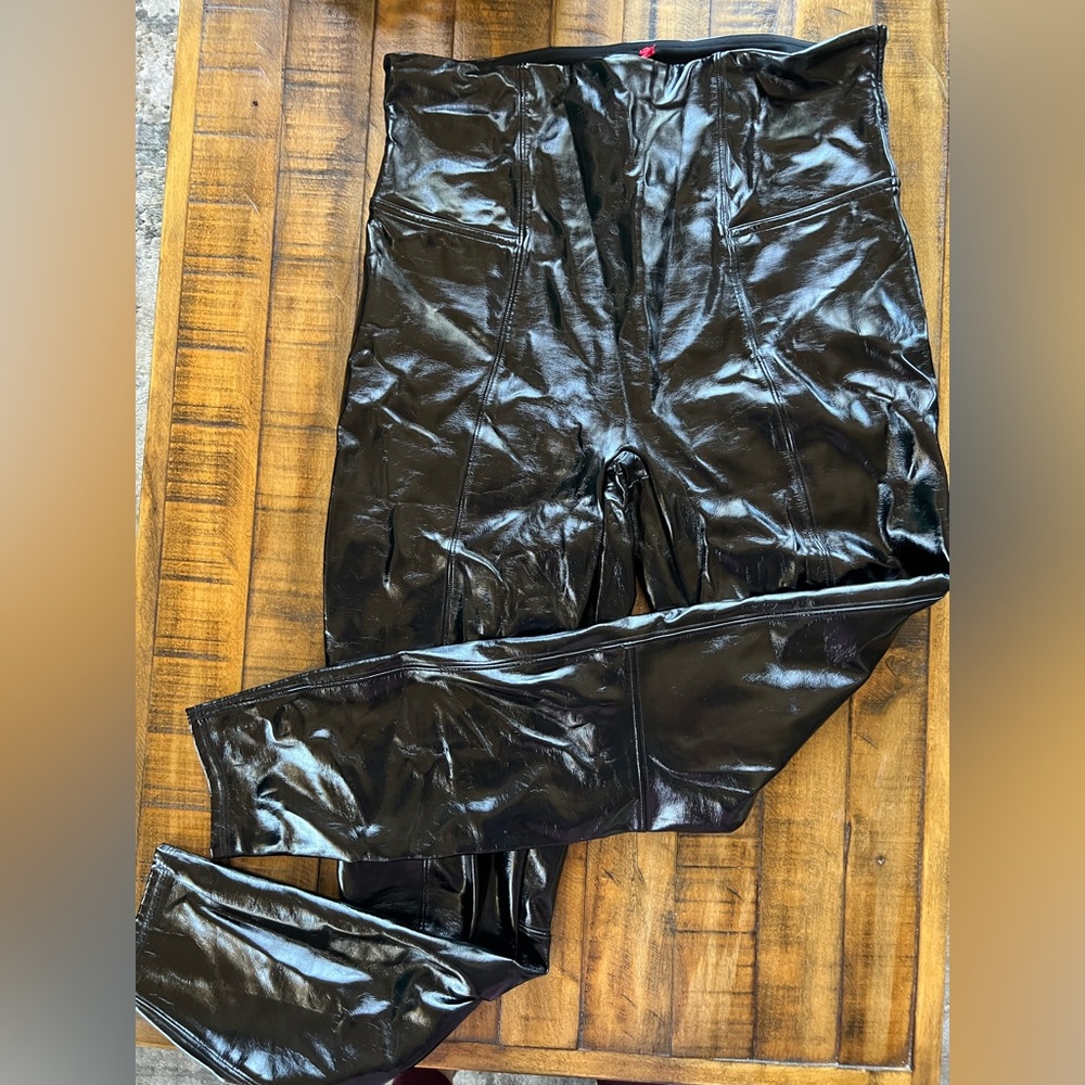 Spanx Pleather Pants Size Large. Purchased from Nordstrom. Great pants!!